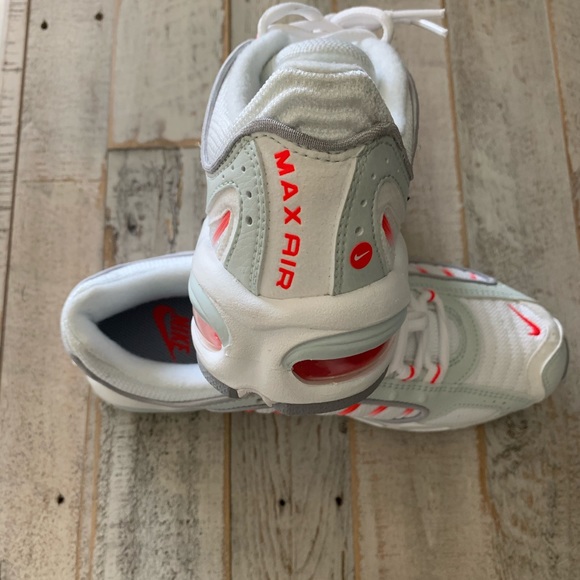 🌟NIKE AIR MAX🌟Tailwind IV ‘Red Orbit-Wolf Grey’ - Picture 4 of 8